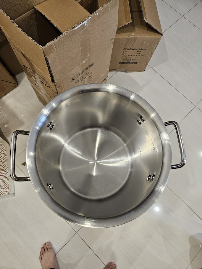 bên trong nồi inox 304 đáy 5 lớp
